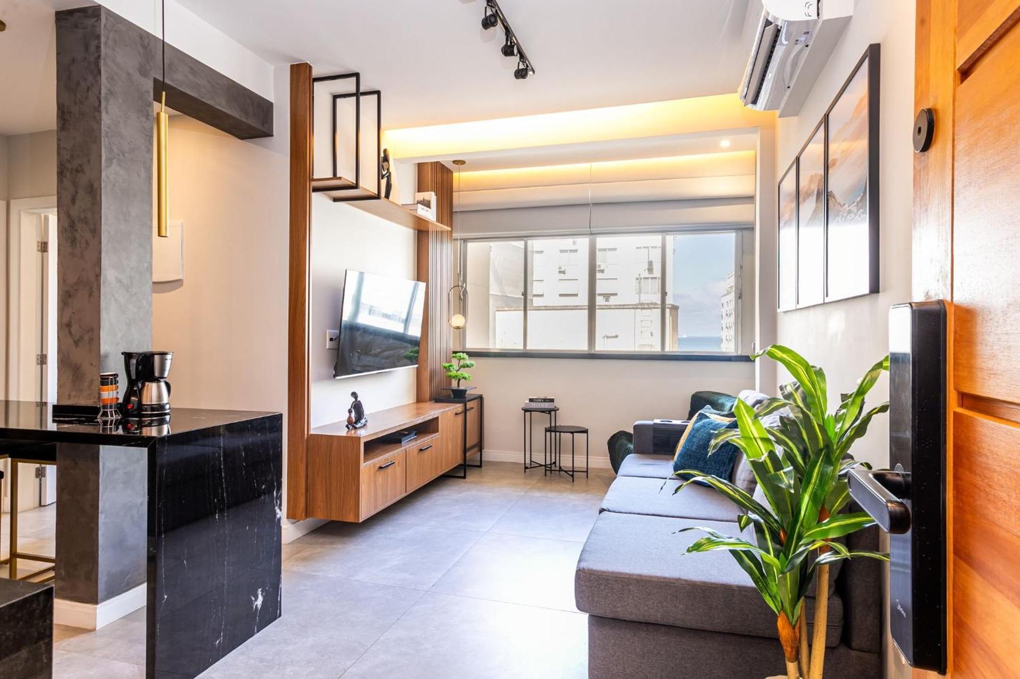 Apartamento 2qtos A 200m Da De Copacabana | Nsc 1118/75 *